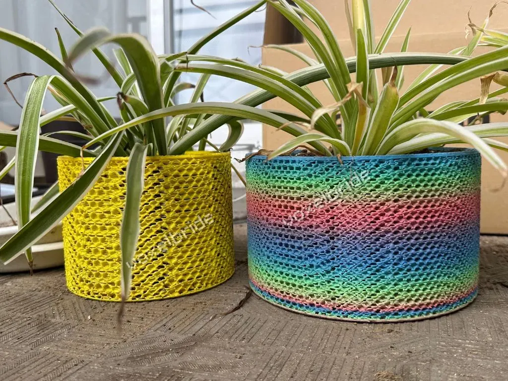 Planter with built-in mesh walls and bottom
